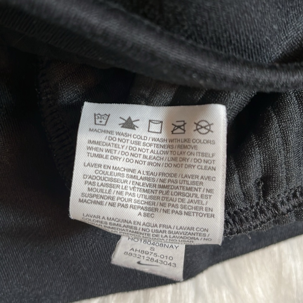 Nike Dri-Fit Black Pullover Hoodie Sweatshirt - Picture 13 of 13